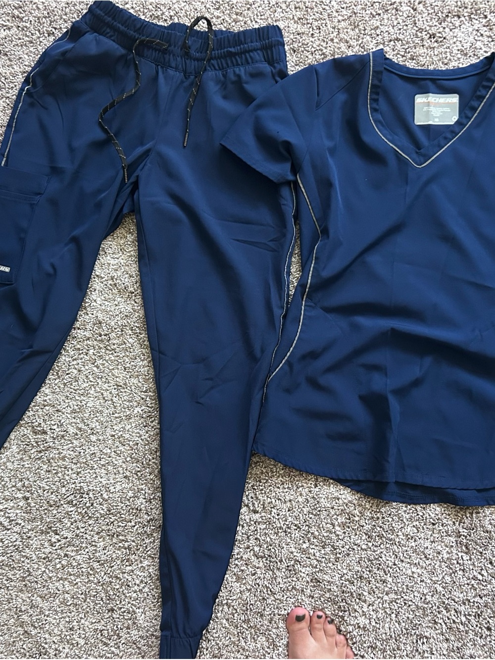 Sketchers navy scrub set